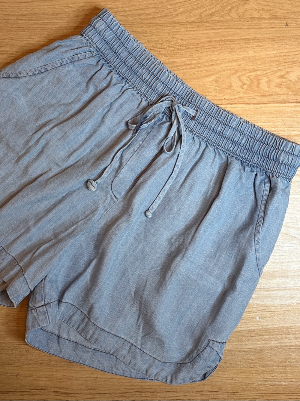Bobeau Light Blue Tencel Relaxed Shorts Womens Medium